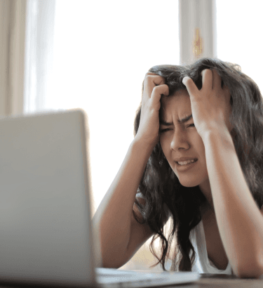 Personne ayant besoin d'aide informatique